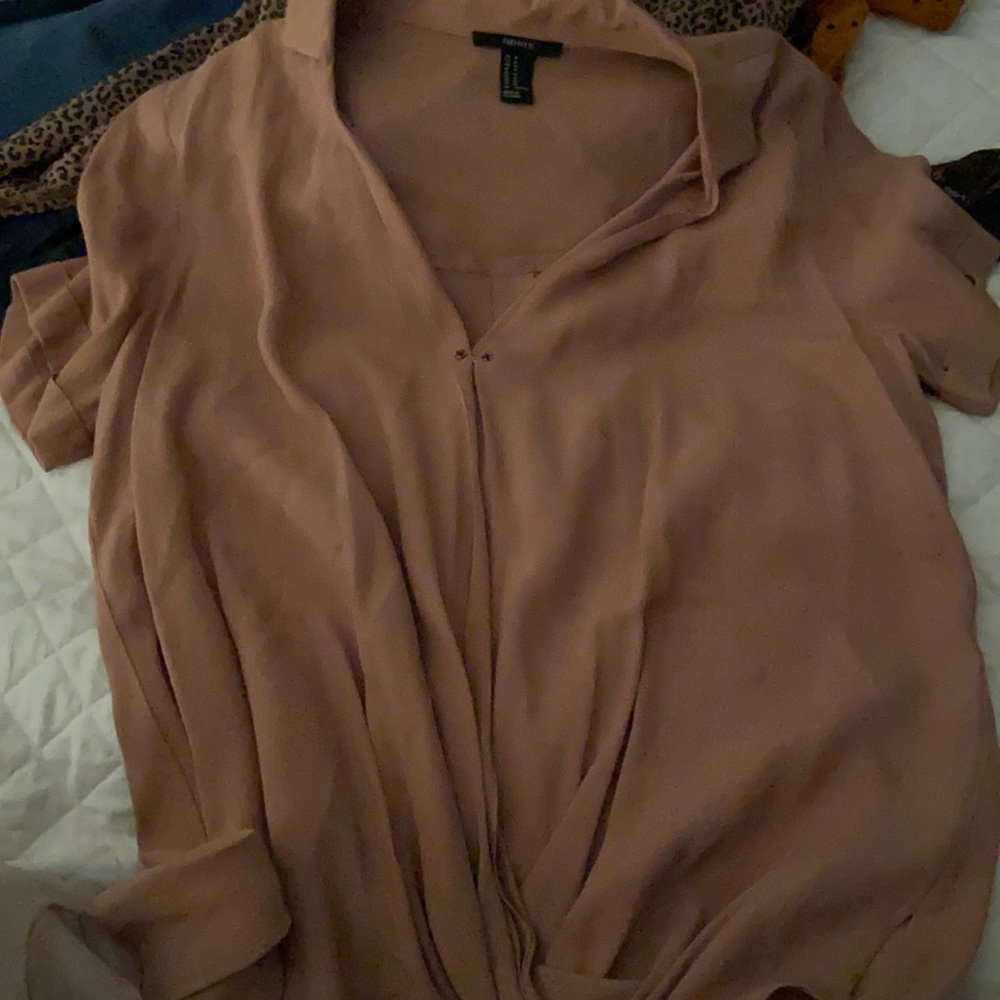Tan colores forever 21 surplice top
